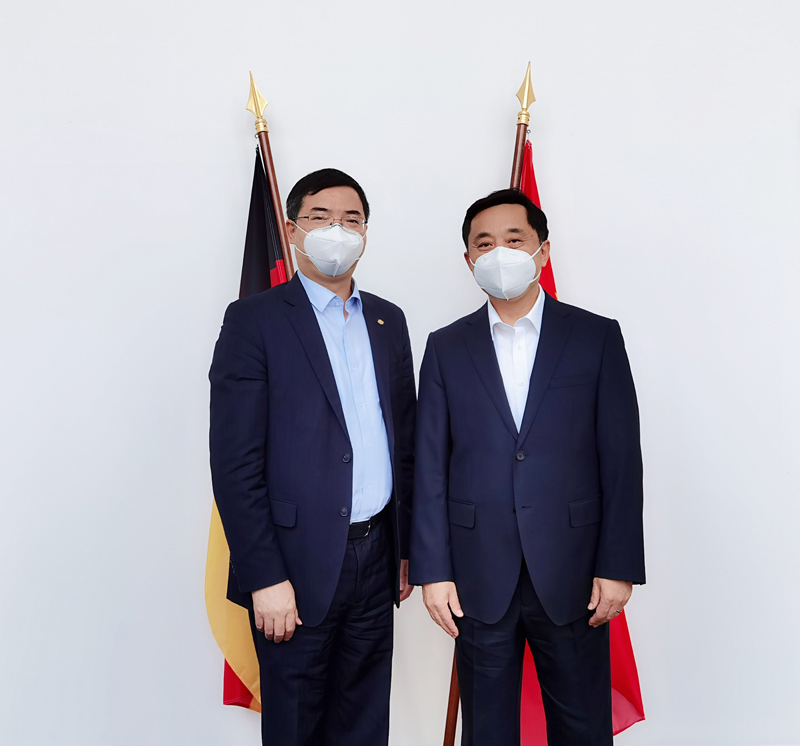 合影.jpg