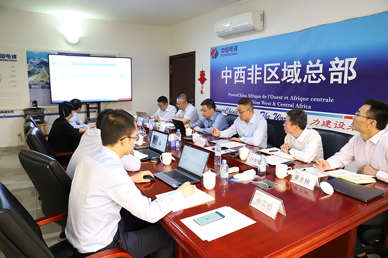 图3-出席区域总部生产经营汇报暨国别代表述职会.JPG